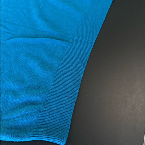 Vintage-Style Knit Polo Sweater – Bright Blue – Unisex Fit (No Tag) - Picture 9 of 9